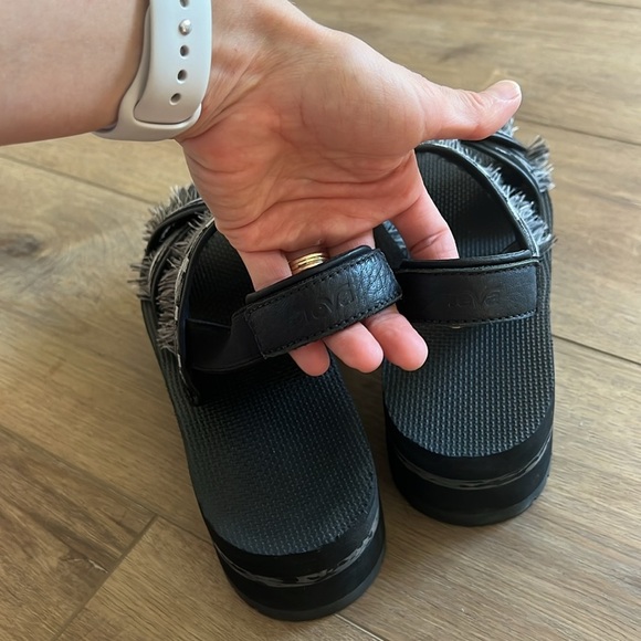 Teva Women's Flatform Ceres Embroidery-Fringe Platform Sandals in Black Size 8 - Picture 5 of 7